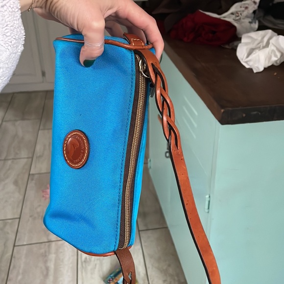 Dooney & Bourke Cobalt Blue Nylon and Leather Perfect Shoulder Bag Length - Picture 4 of 6